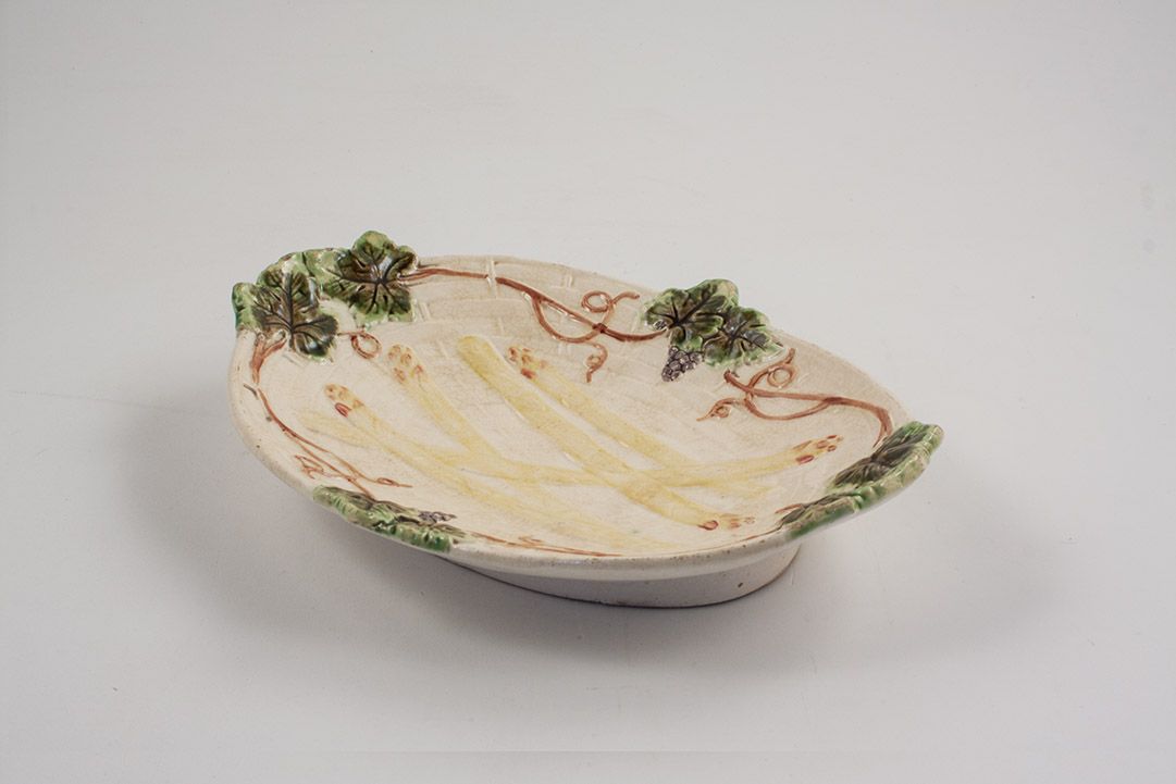 Foto Oval Ceramic Asparagus Dish, Handcoloured