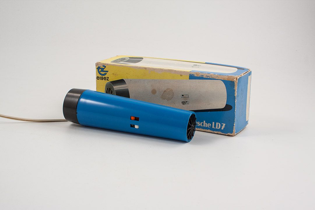 Foto Blue Vintage Hairdryer LD7