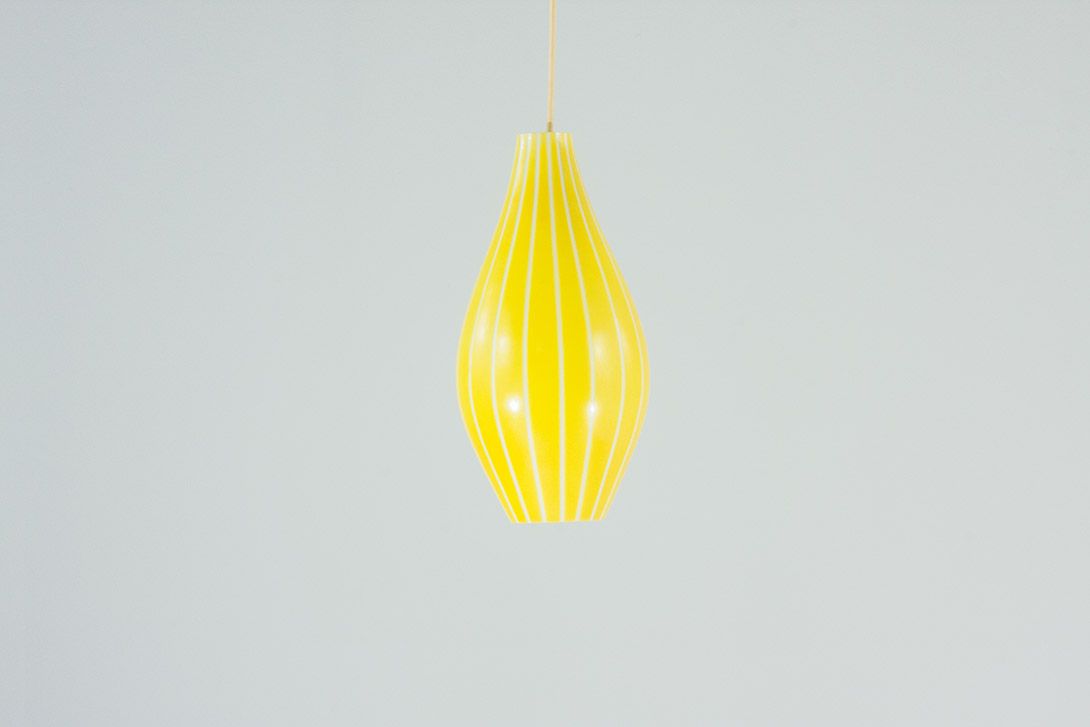 Foto Yellow Pendant Glass Lamp with White Stripes h36