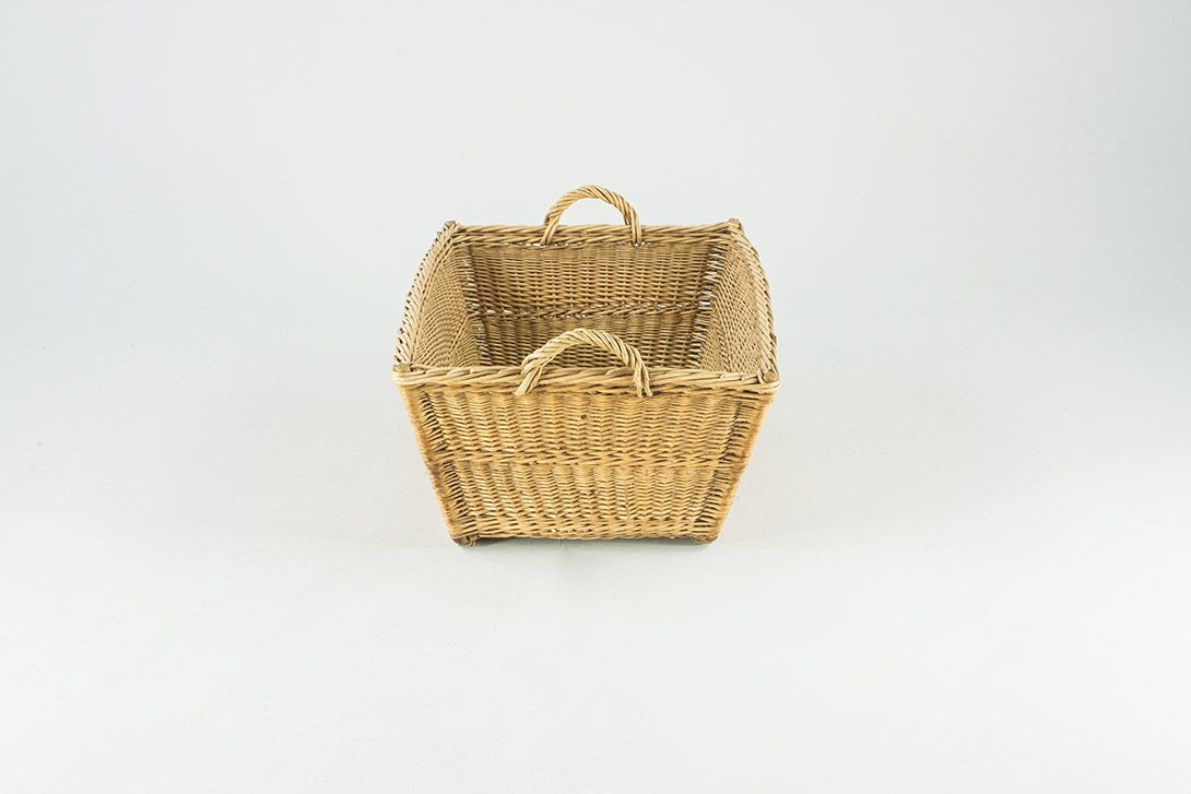 Foto Big Brown Wicker Basket