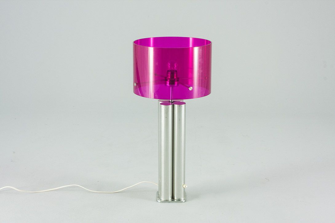 Foto Chrome Table Lamp with Pink Shade Italy 1968 h63