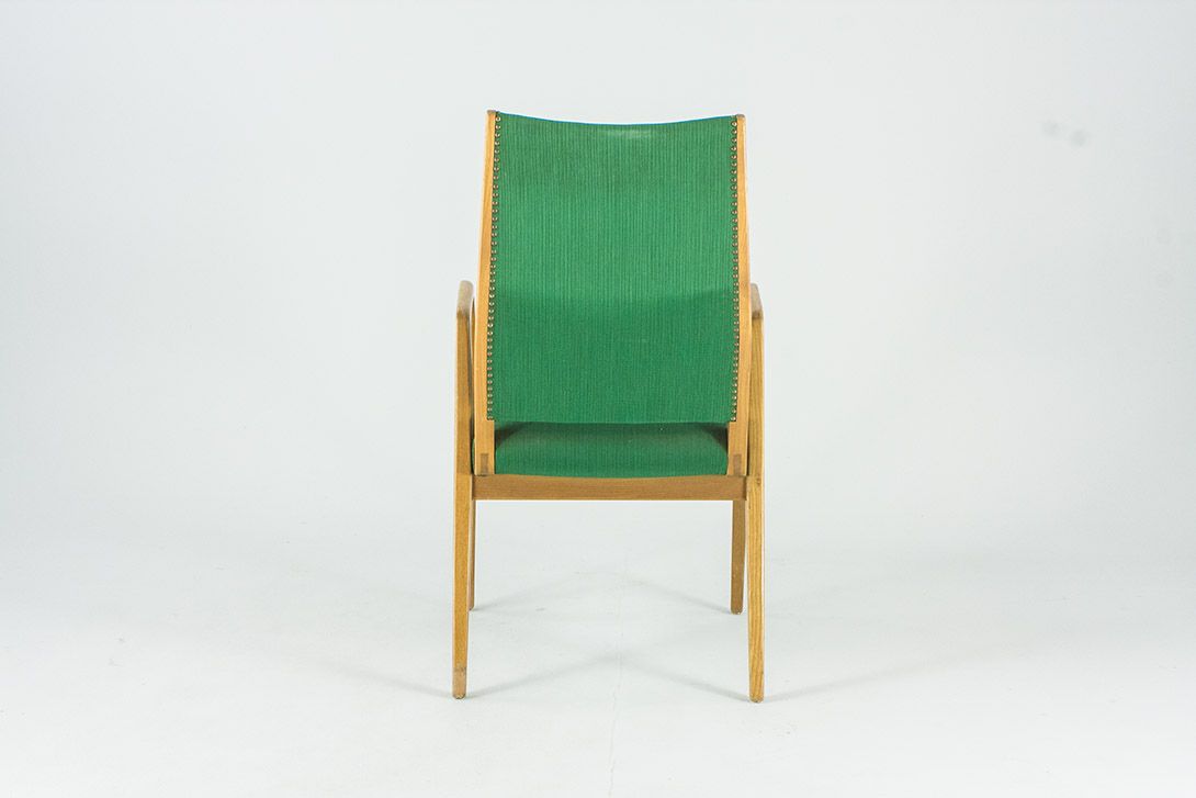 Foto Wooden Armchair with Green Upholstery, High Number