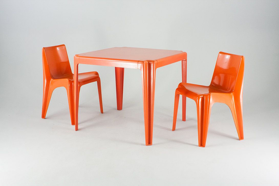 Foto Red Plastic Outdoor Table for Bofinger 1968 h72x85x85