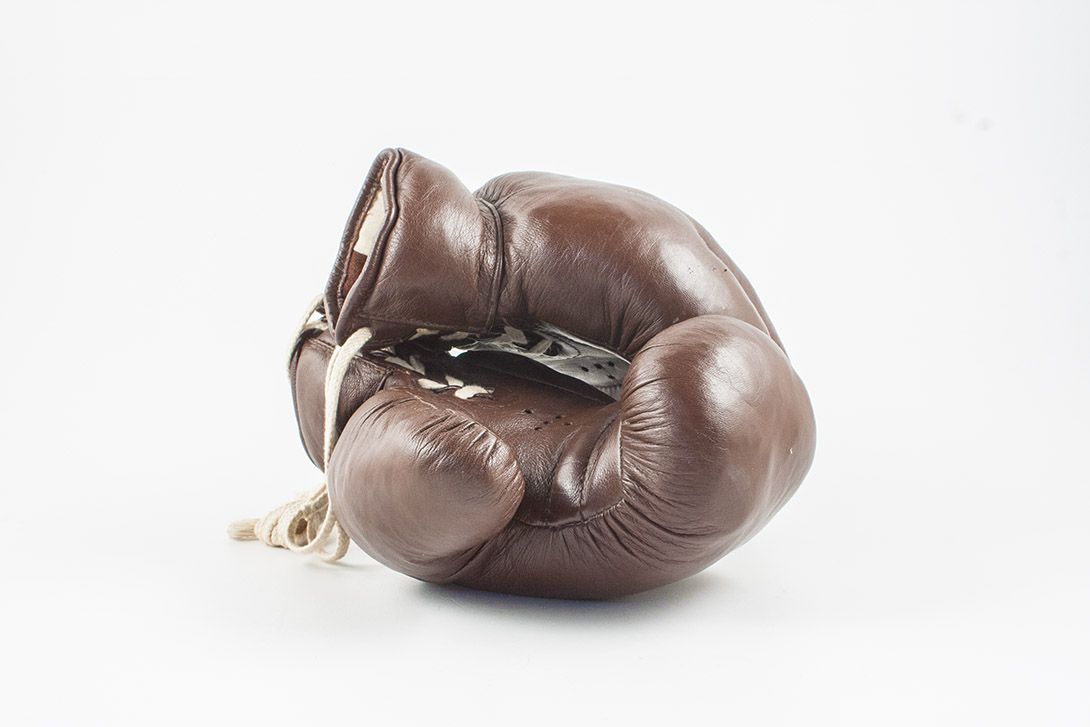Foto Brown Boxing Gloves 1973