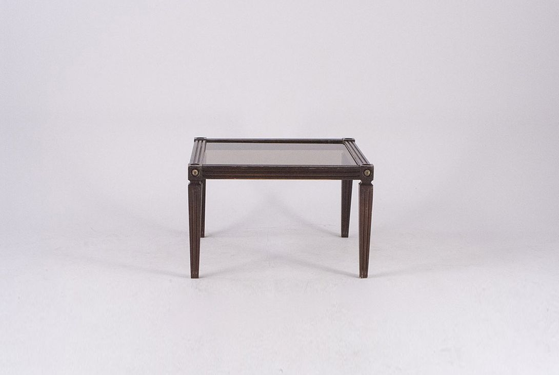 Foto Cofee Table with Carved Legs and Glass Surface h45x70x70