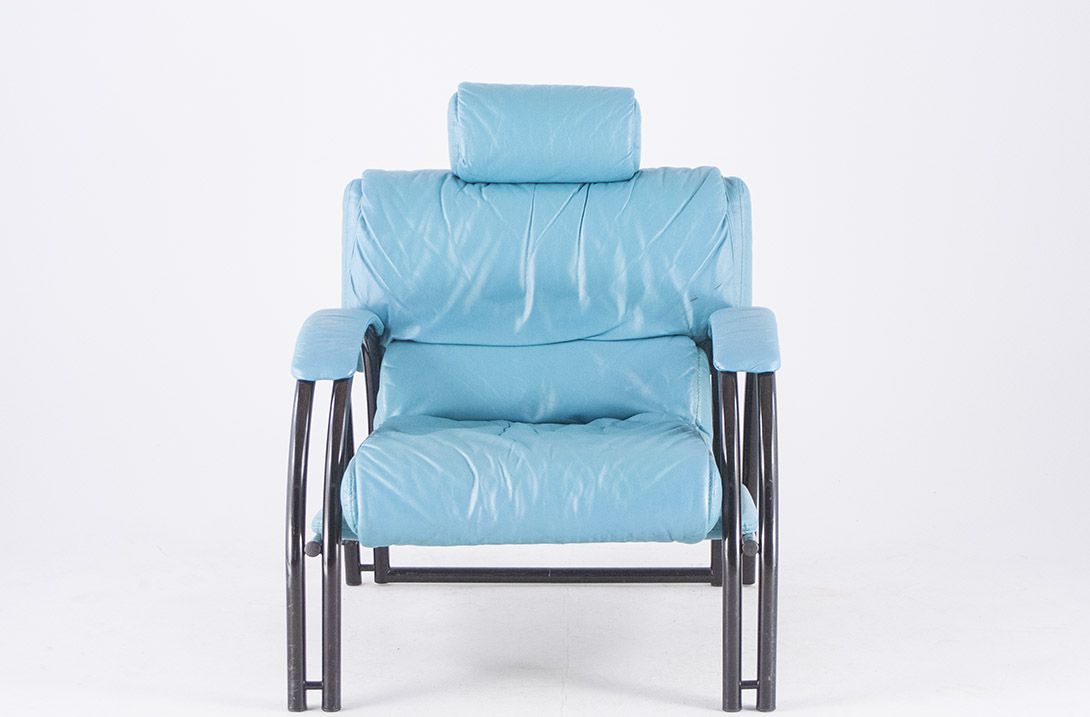 Foto Memphis Blue Leather Armchair 1982