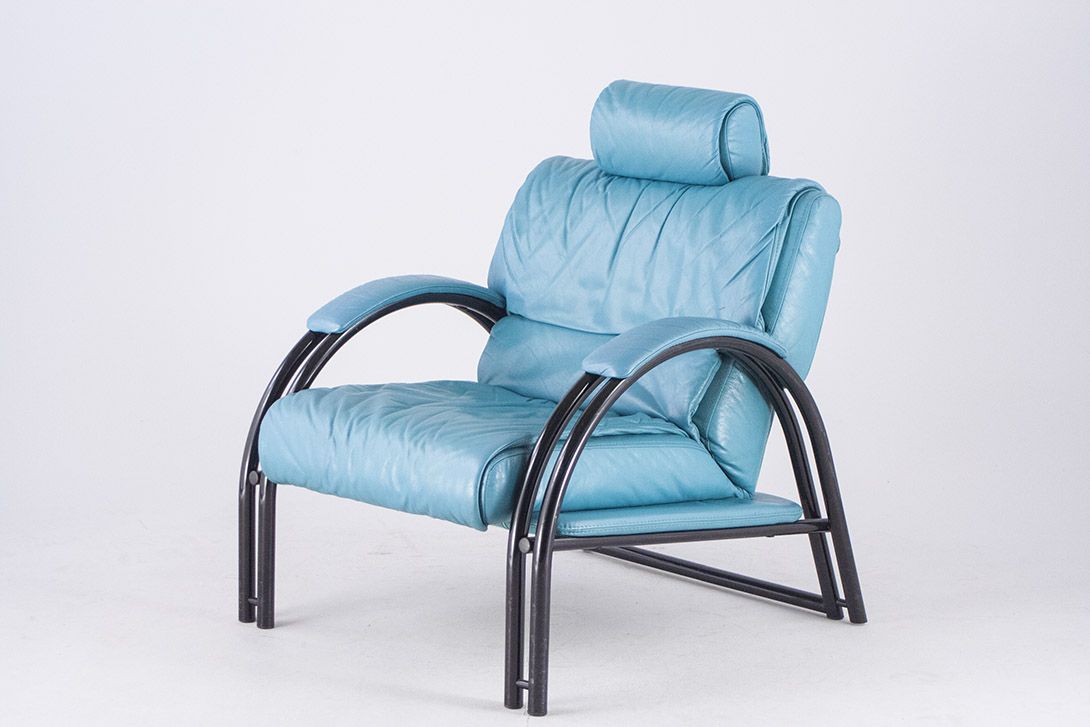 Foto Memphis Blue Leather Armchair 1982