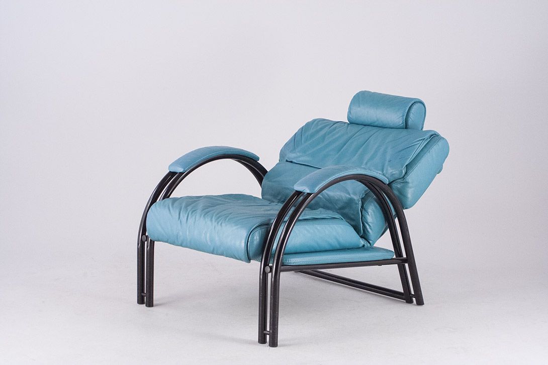 Foto Memphis Blue Leather Armchair 1982