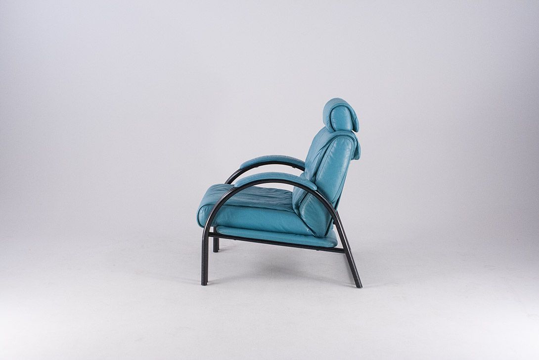 Foto Memphis Blue Leather Armchair 1982