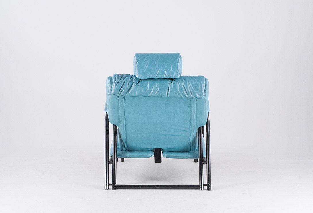 Foto Memphis Blue Leather Armchair 1982