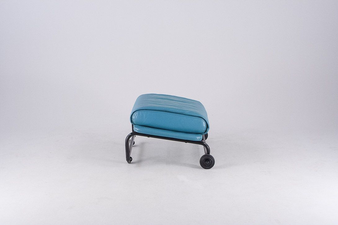 Foto Memphis Blue Leather Ottoman 1982