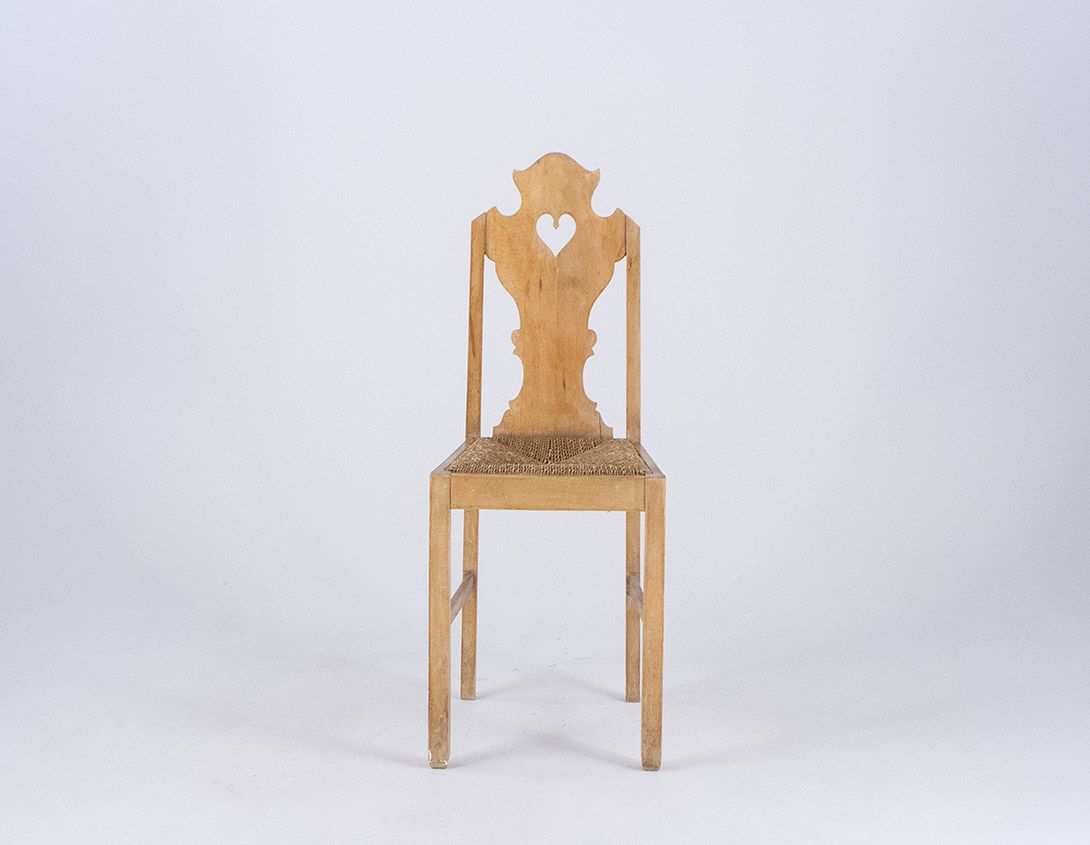 Foto Rustic Kitchen Chair with Basket Seat