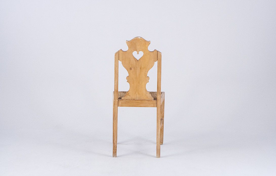 Foto Rustic Kitchen Chair with Basket Seat