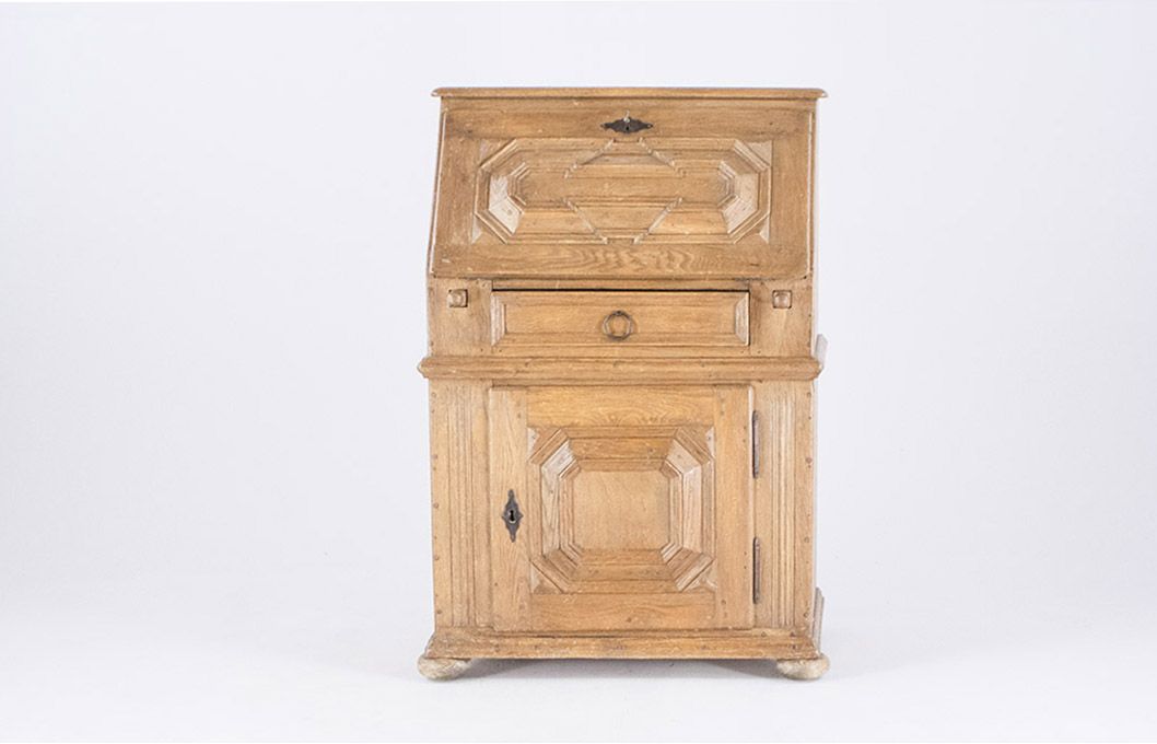 Foto Late Baroque Rustic Wooden Bureau 1830 h110x45x75