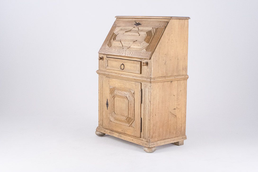 Foto Late Baroque Rustic Wooden Bureau 1830 h110x45x75
