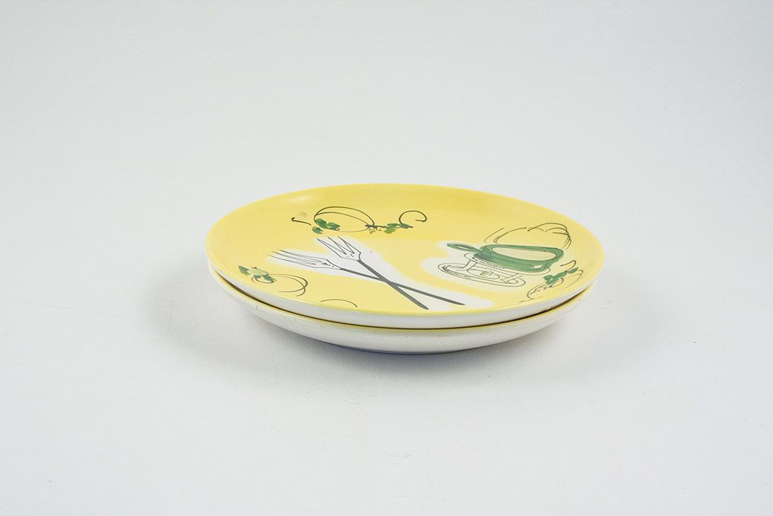 Foto Yellow Plate with Sketchy Fondue Pattern