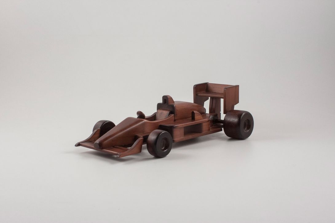 Foto Wooden Race Car h13x43x22