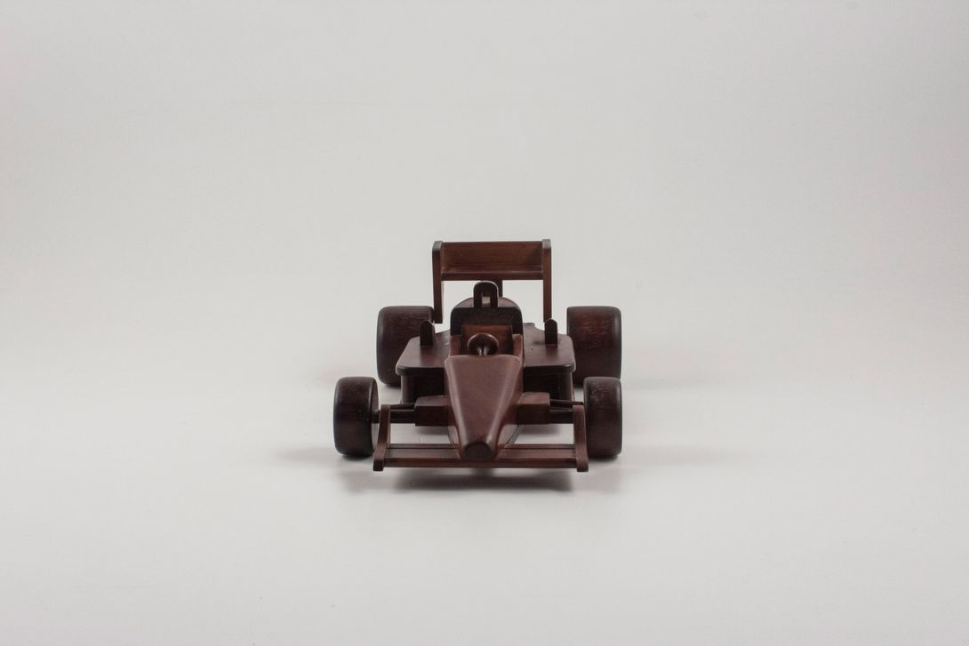 Foto Wooden Race Car h13x43x22