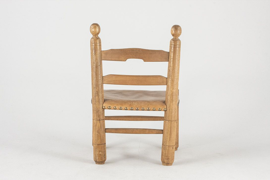 Foto Rustic Bulky Children´s Chair with Leather Seat