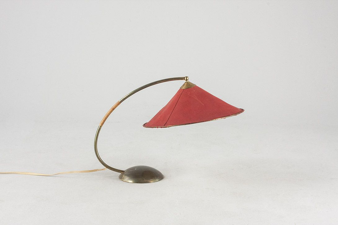 Foto Table Lamp with Curved Stand and Red Shade ​h42