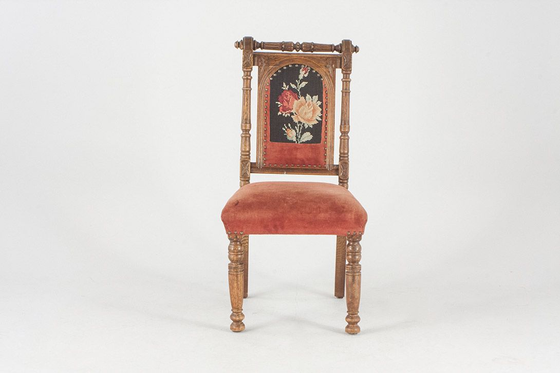 Foto Chair with Red Velvet Upholstery and Embroidered Backrest 1890