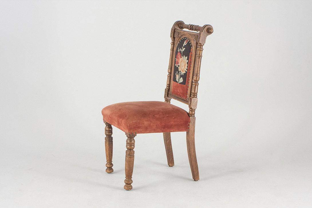 Foto Chair with Red Velvet Upholstery and Embroidered Backrest 1890