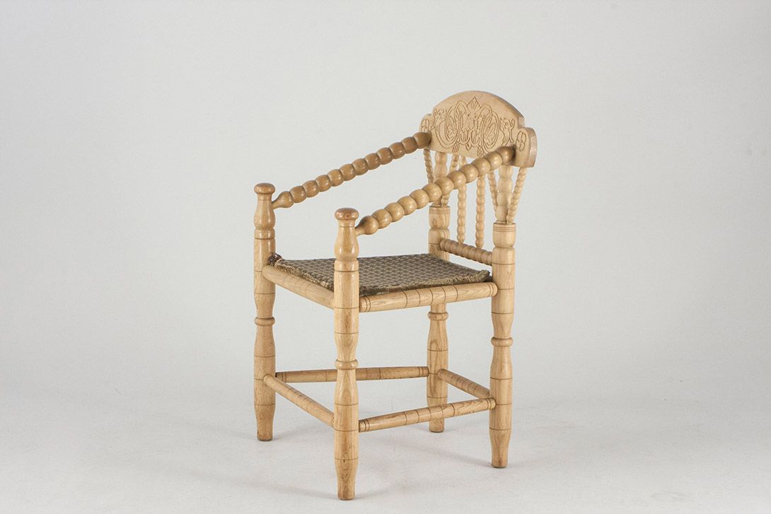 Foto Sailor Armchair with Carved Details on The Back