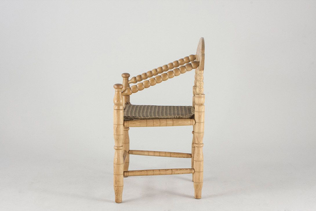 Foto Sailor Armchair with Carved Details on The Back
