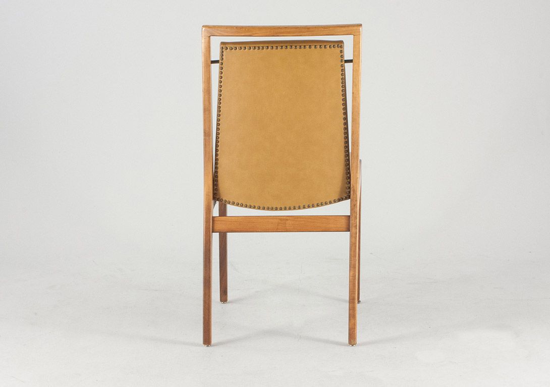 Foto Nutwood Chair with Beige Upholstery Danish 1964