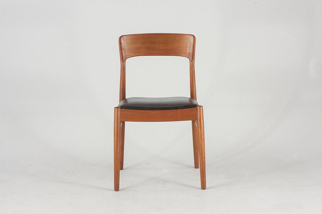 Foto Black Leather Dining Chairs by KS Møbler