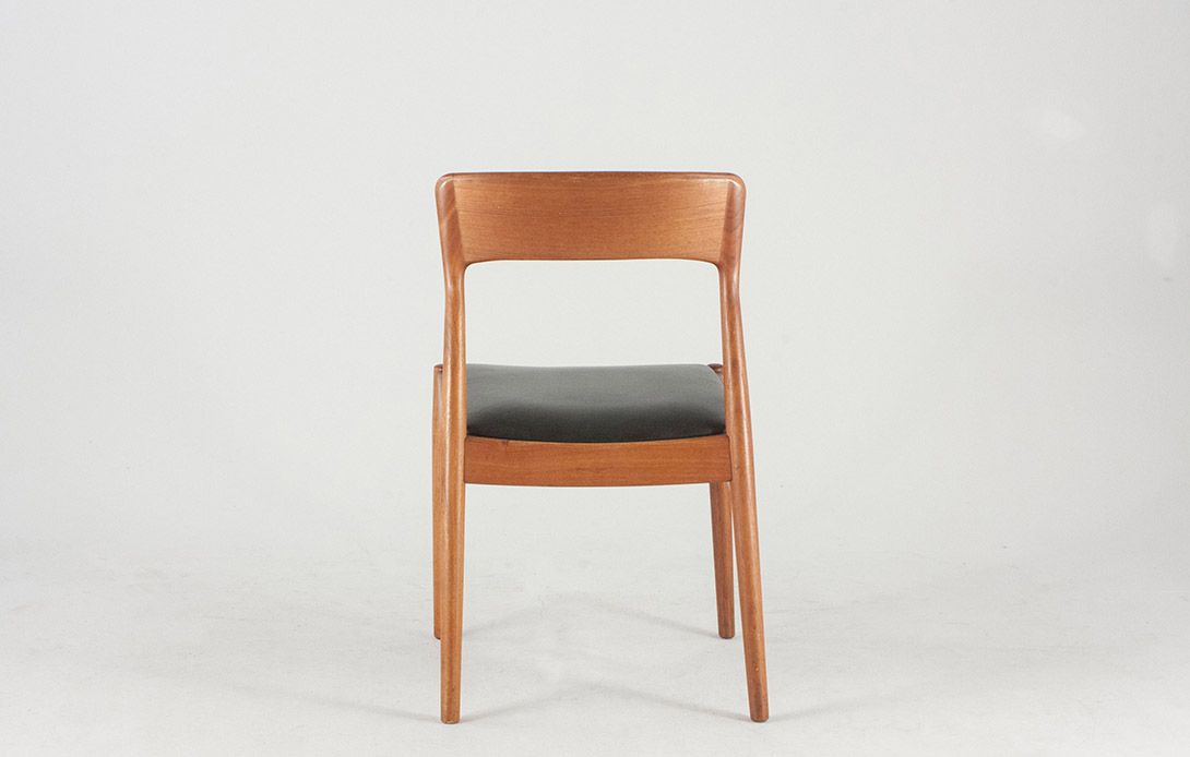 Foto Black Leather Dining Chairs by KS Møbler