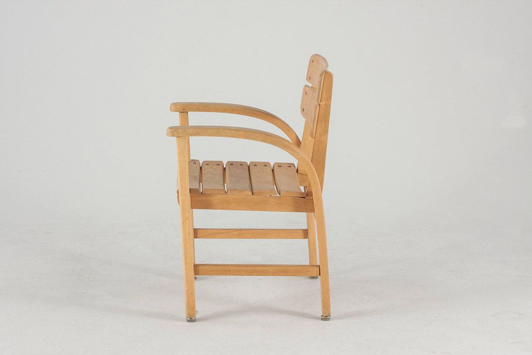Foto Wooden Children&#8217;s Chair