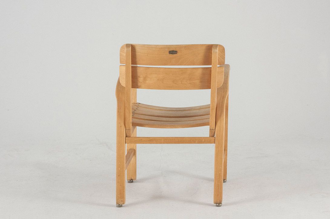 Foto Wooden Children&#8217;s Chair