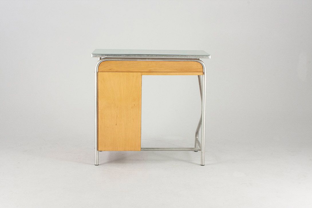 Foto Bauhaus Steel Tube Desk with Green Top h77x80x45