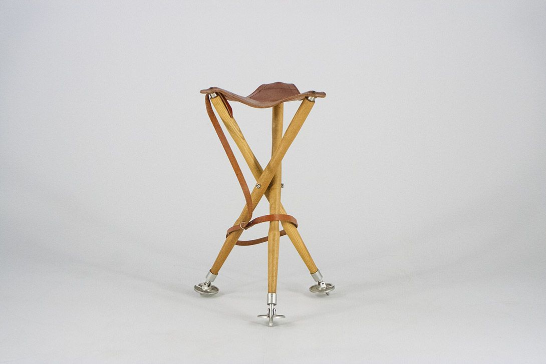 Foto Foldable Anglers Stool with Leather Seat Germany 1950