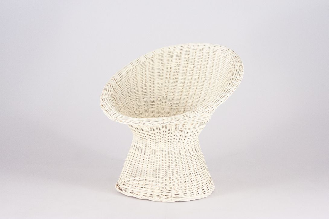 Foto Round White Basket Chair 1956