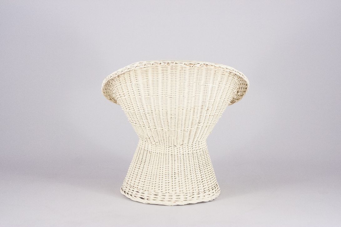 Foto Round White Basket Chair 1956