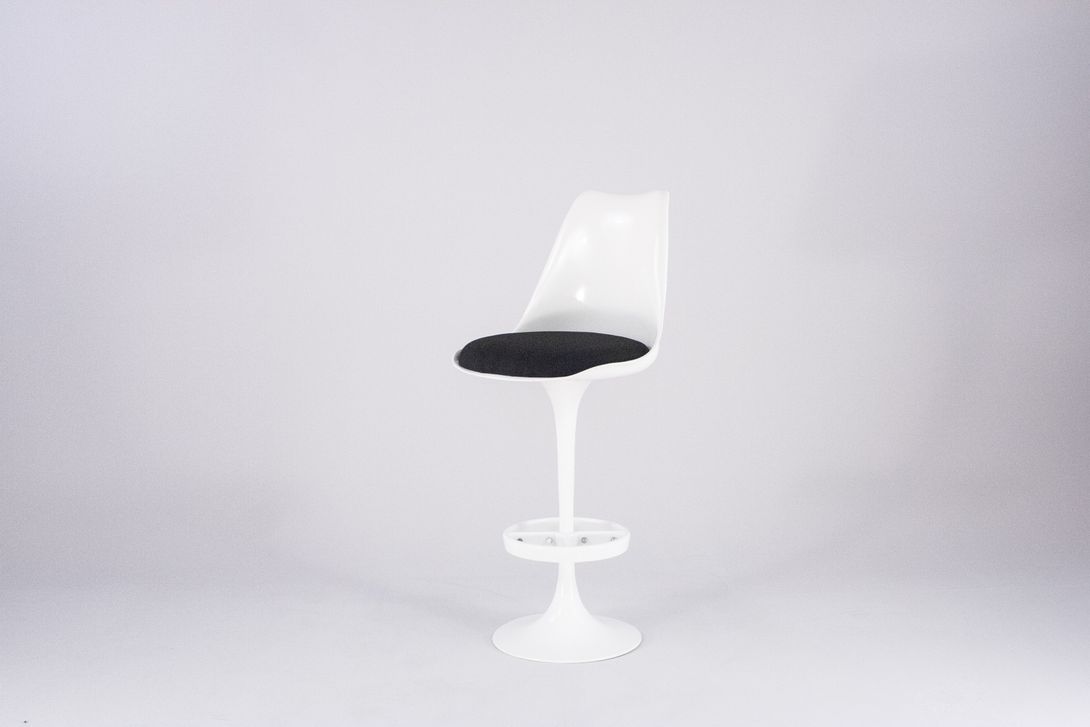 Foto Tulip Bar Stool Eero Saarinen
