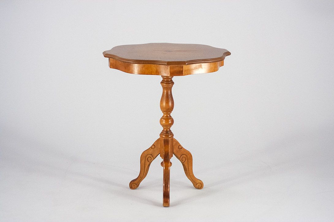 Foto Baroque Side Table Different Wood Patterned Surface h64x55