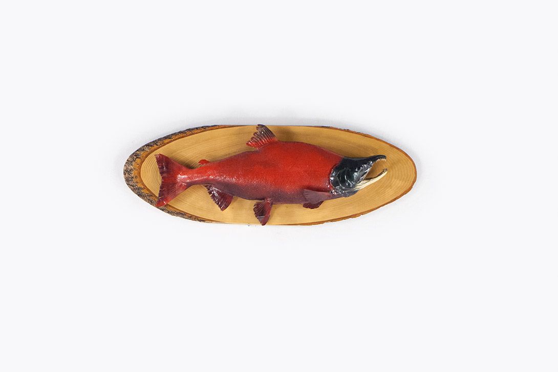 Foto Red Fish on Wooden Frame​ h33x93x13