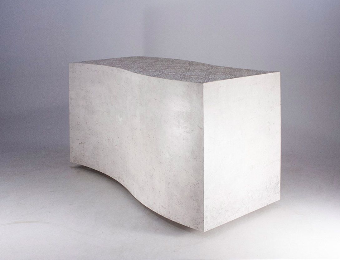 Foto Wavy Bar with Oriental Patterned Surface