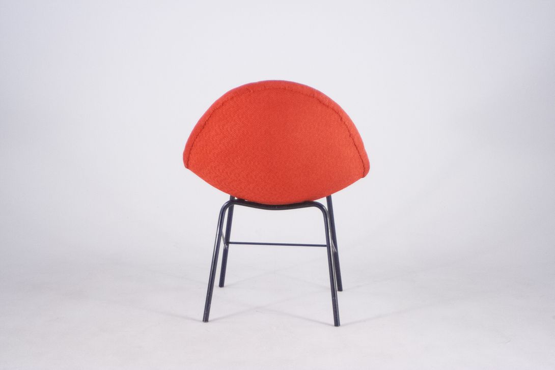 Foto Red Upholstered Side Chair with Black Metal Tube Frame