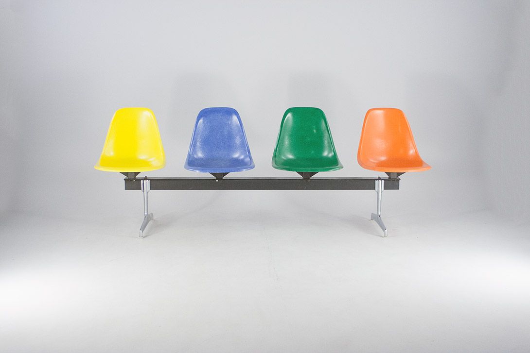 Foto Eames Four-Seater Bench, Seat Colour Variable L220cm