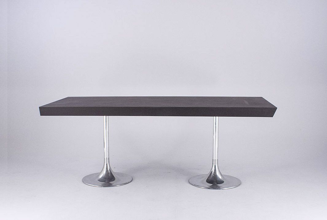 Foto Wooden Table with Chrome Trumpet Legs