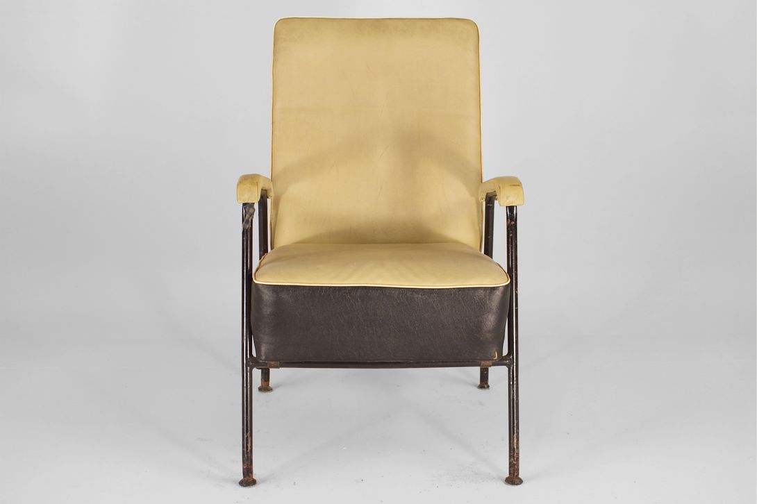Foto Jean Prouvé Style Armchair
