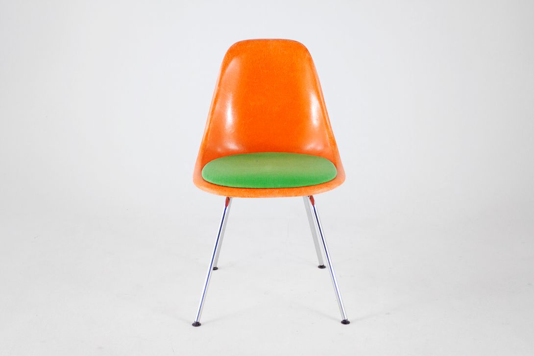 Foto 70´s Side Chair with Seat Cushion