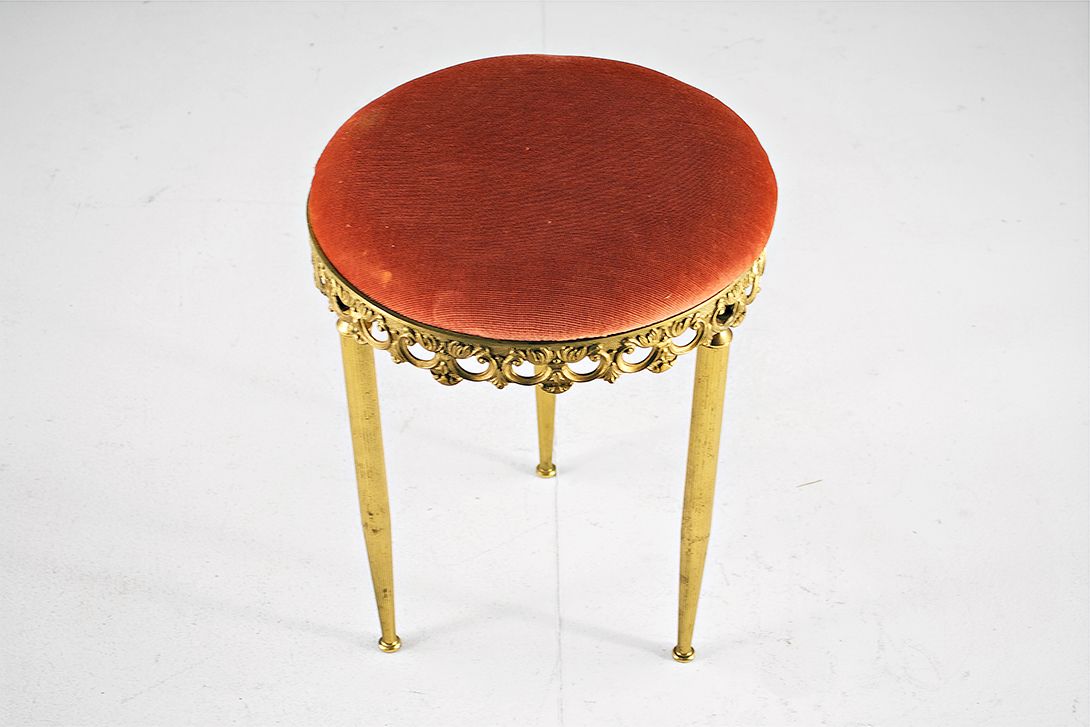 Foto Baroque Metal Stool with Red Velvet Cushion h45x36