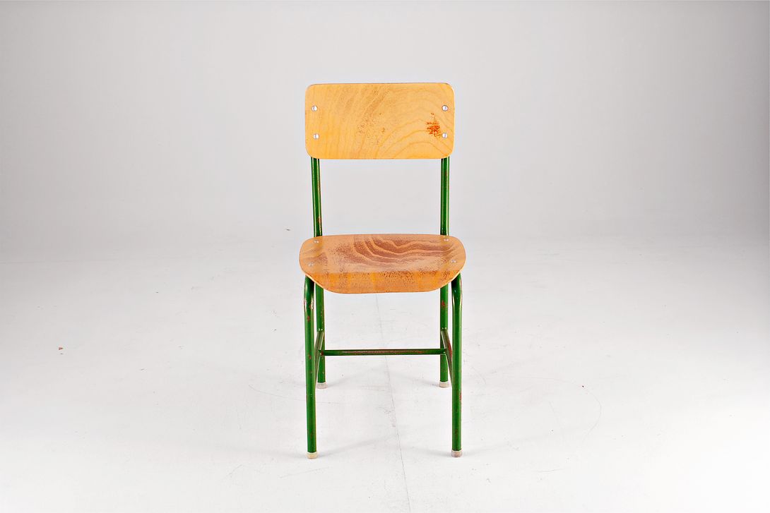 Foto (12508) Industrial Wooden Chair on Metal Base 1963