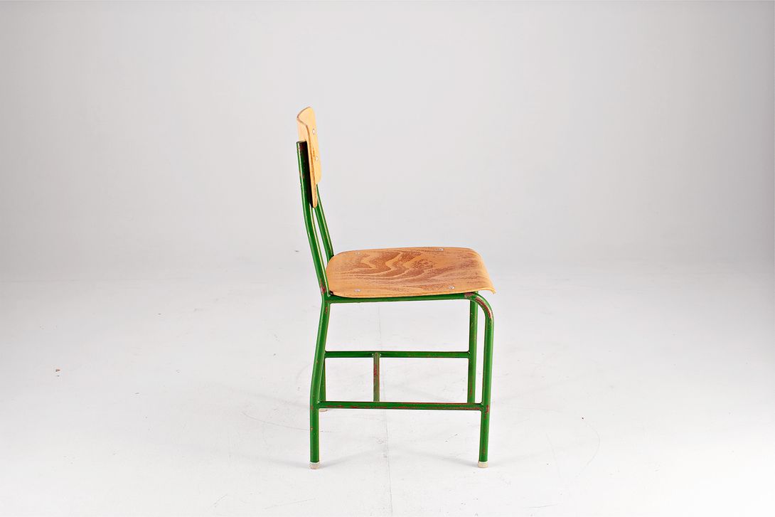 Foto (12508) Industrial Wooden Chair on Metal Base 1963