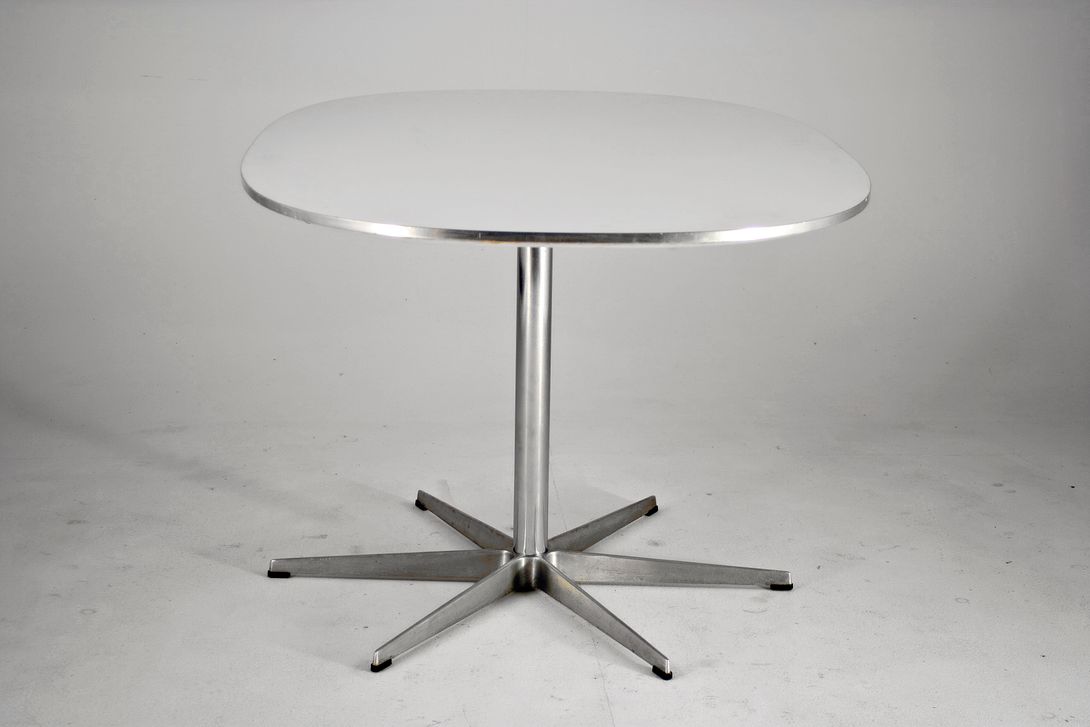 Foto Hansen Super Elliptic Dining Table h71x135x90